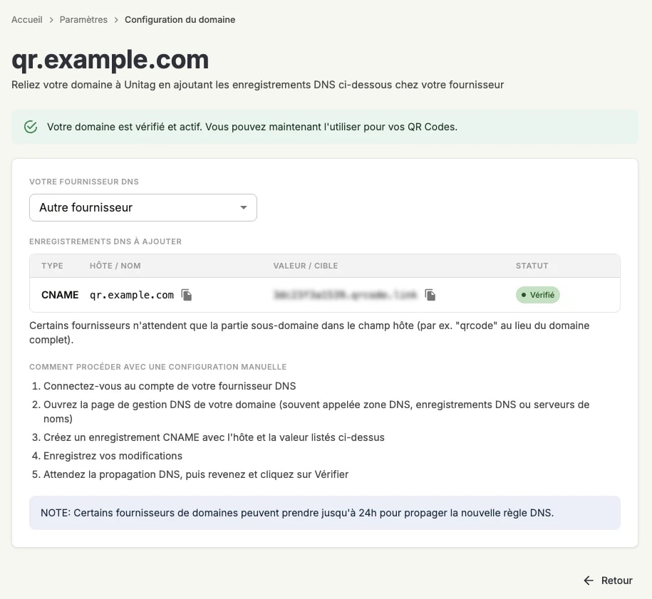 La page de configuration du domaine : l'enregistrement CNAME à ajouter, avec son hôte, sa cible et son statut Vérifié, au-dessus des instructions de configuration manuelle La page de configuration du domaine : l'enregistrement CNAME à ajouter, avec son hôte, sa cible et son statut Vérifié, au-dessus des instructions de configuration manuelle